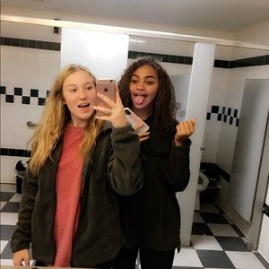 Meet your Posher, Alexis